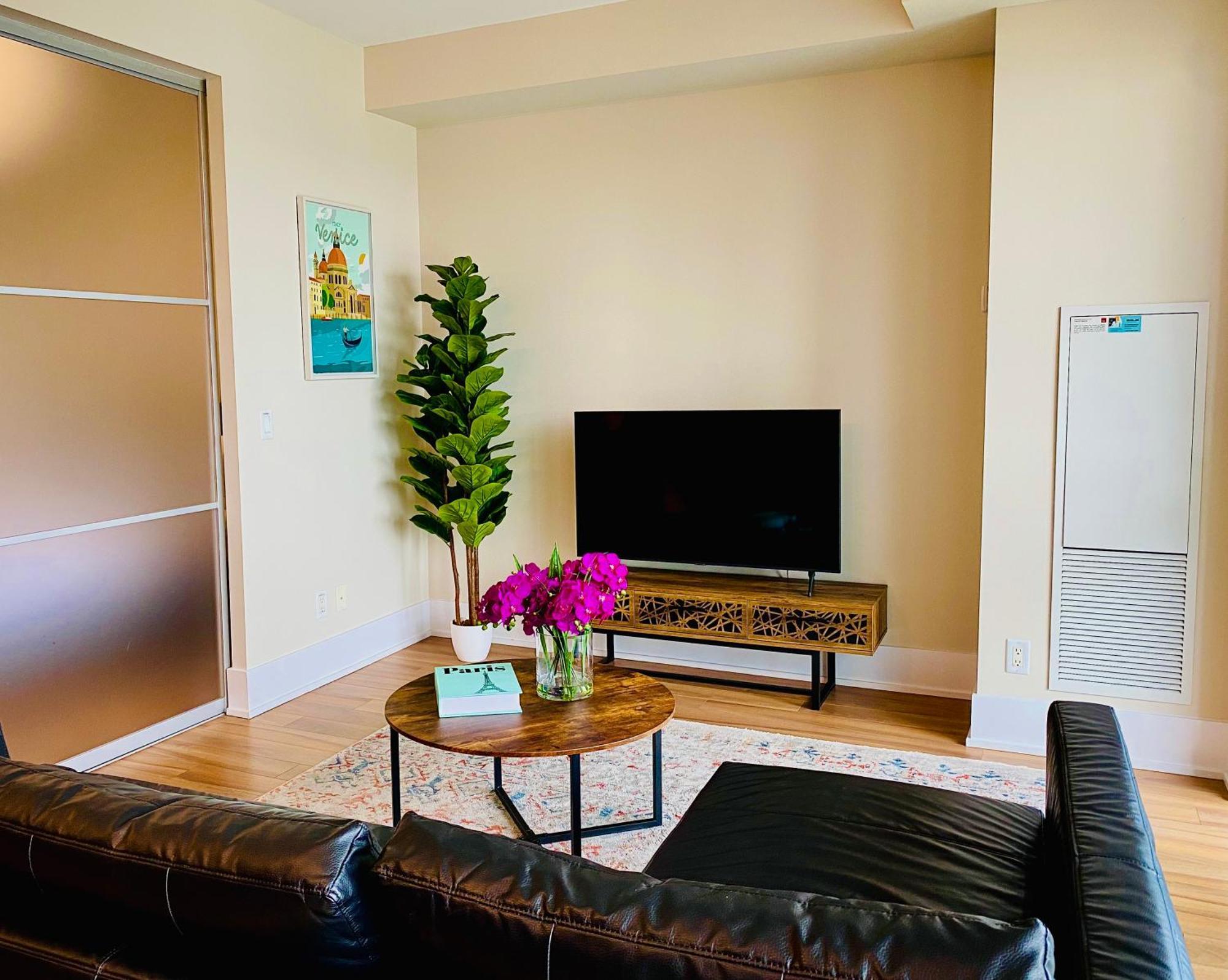 Central Toronto Suite - Free Parking, City Views, Near Cn Tower Exteriér fotografie